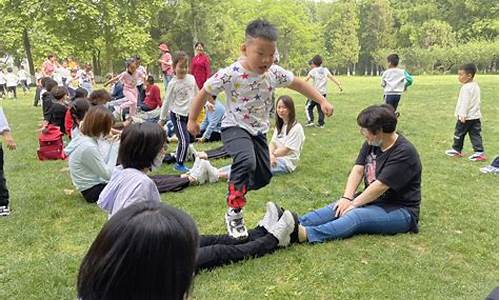 托班亲子游戏户外_托班亲子游戏户外教案